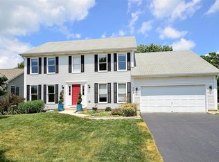 703 Lloyd Ln, North Aurora, IL 60542