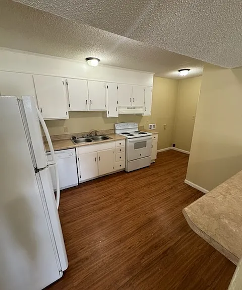 1422 S Lee St — Photo 10