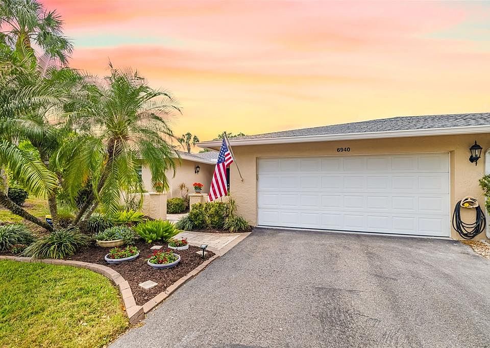 1st image of 6940 W COUNTRY CLUB DRIVE N #V-77