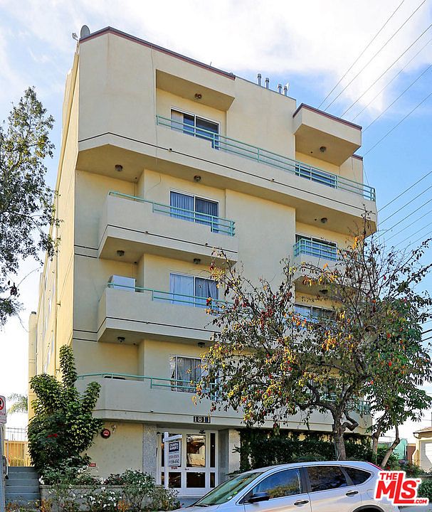 1st image of 1811 Fairburn Ave APT 402