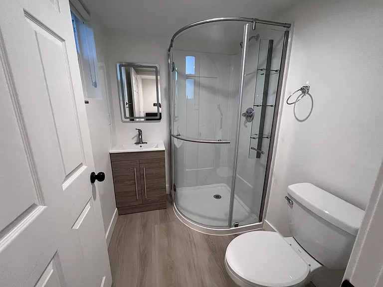 1224 W 37th Pl — Photo 122