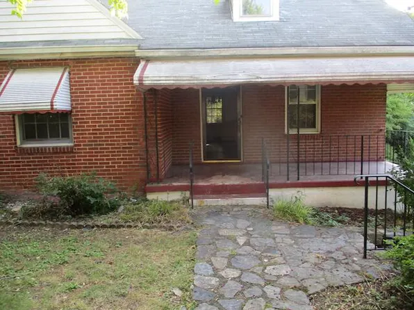 525 36th St NW, Roanoke, VA 24017