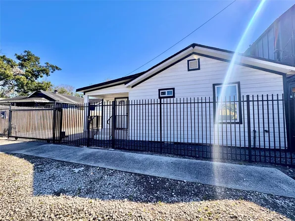 4010 Chapman St, Houston, TX 77009