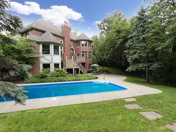 2nd image of 16143 Creekwood Ct