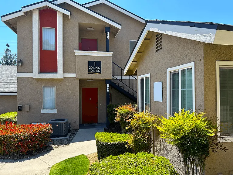 Hillside Village Apartments — Photo 22