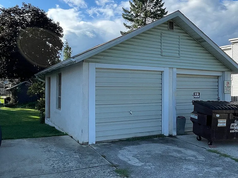 355 Adrain St — Photo 5