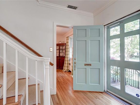 4th image of 4305 Park Ave