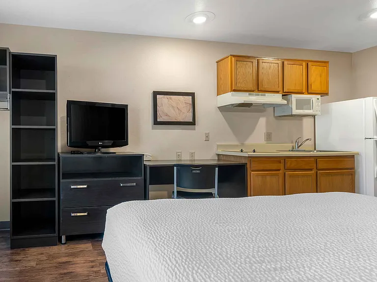 Studio Suite - 1 Queen Bed