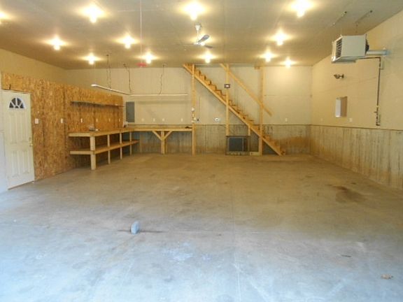 4th image of 10224 Fountain Lake Ave