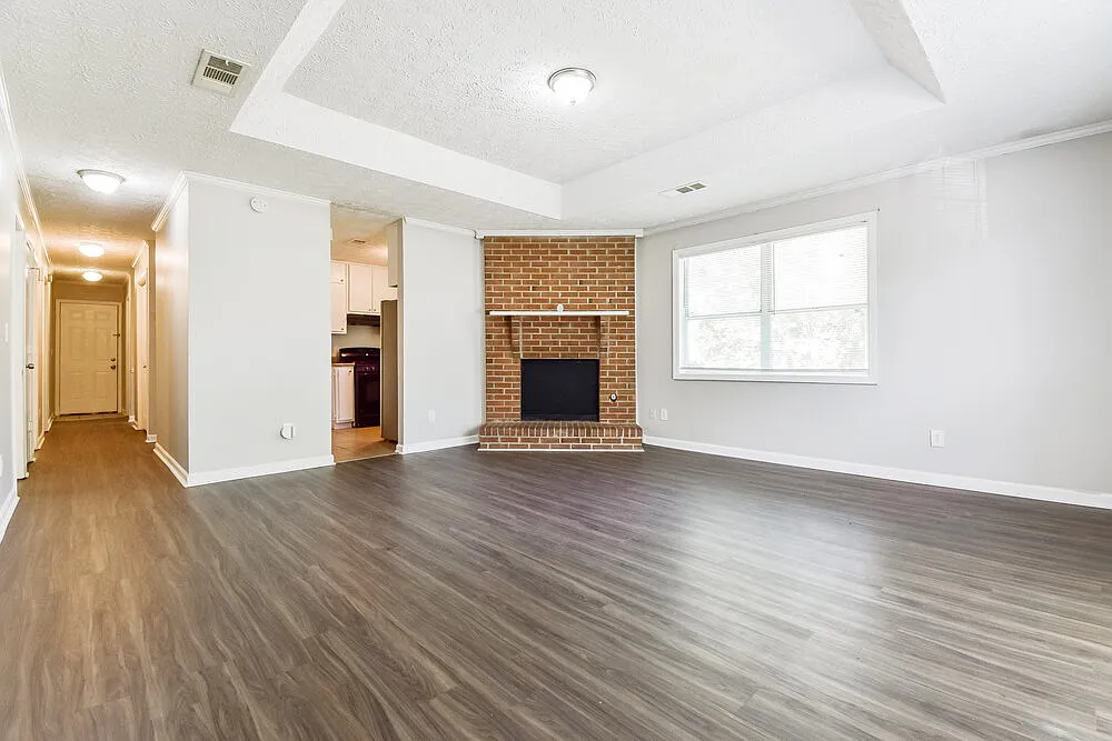 3 bed, 2.0 bath, 925 sqft, $1,400 — Photo 4