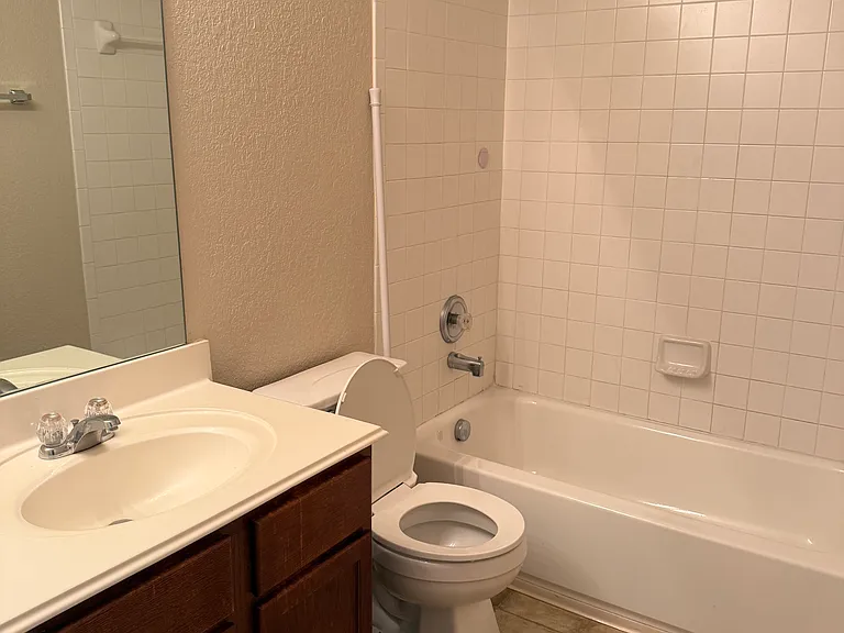 2526 Silverton Wind — Photo 8
