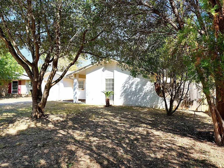 225 Linda Ct — Photo 5