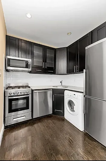 448 West 19th Street — Photo 4