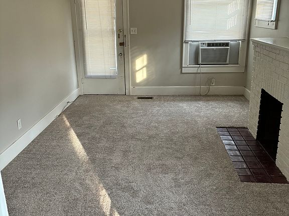 4th image of 158 Linden Ln APT 1