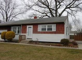 1003 Carll Dr, Bay Shore, NY 11706