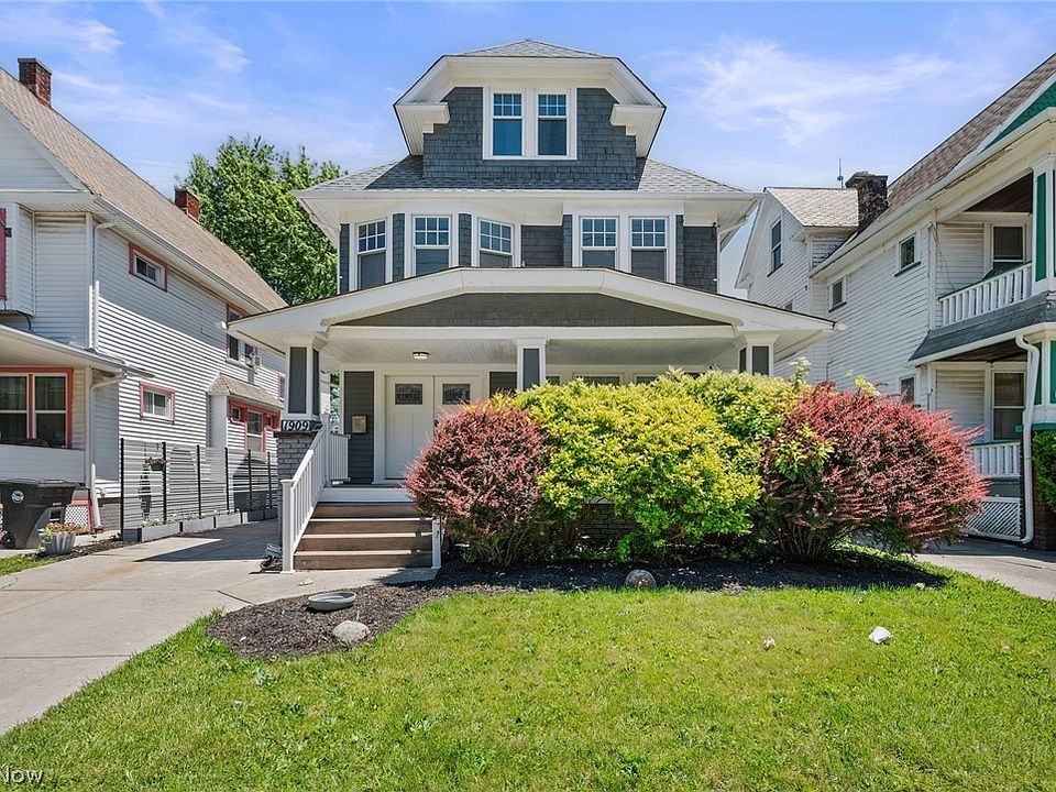 1st image of 1909 W 74th St