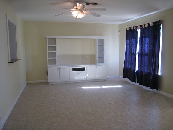 3rd image of 1606 Oak Landing Dr