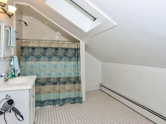 4th image of 25 Hudson St Floor 3