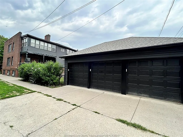 1094 Lincoln Rd — Photo 9