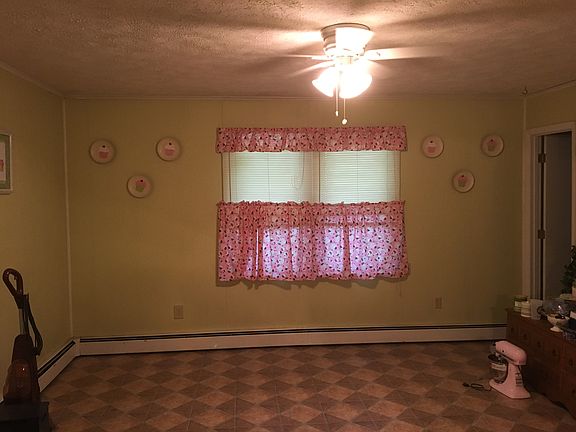 4th image of 808 N Van Buren St
