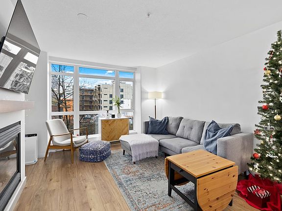 4th image of 3142 Saint Johns St #311