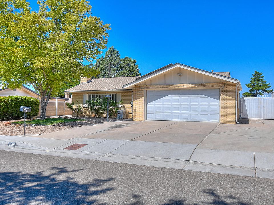 1st image of 4109 Constance Pl NE