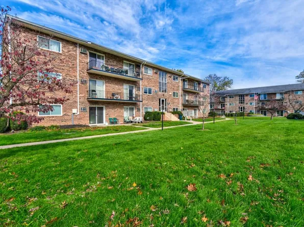 Oakwood Manor, 1070 W Bridge St #D-34, Phoenixville, PA 19460