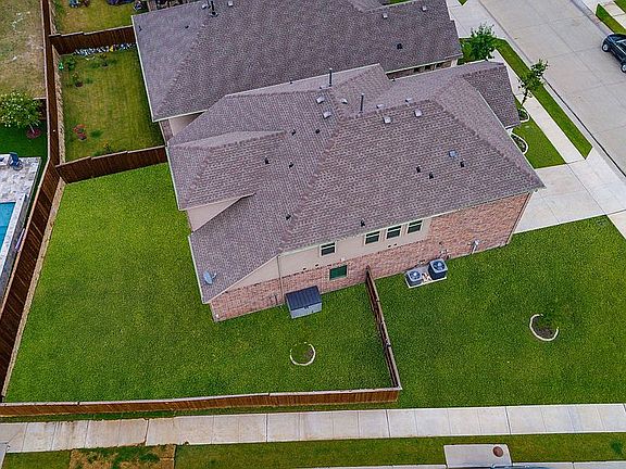 3rd image of 3465 Begonia Ln