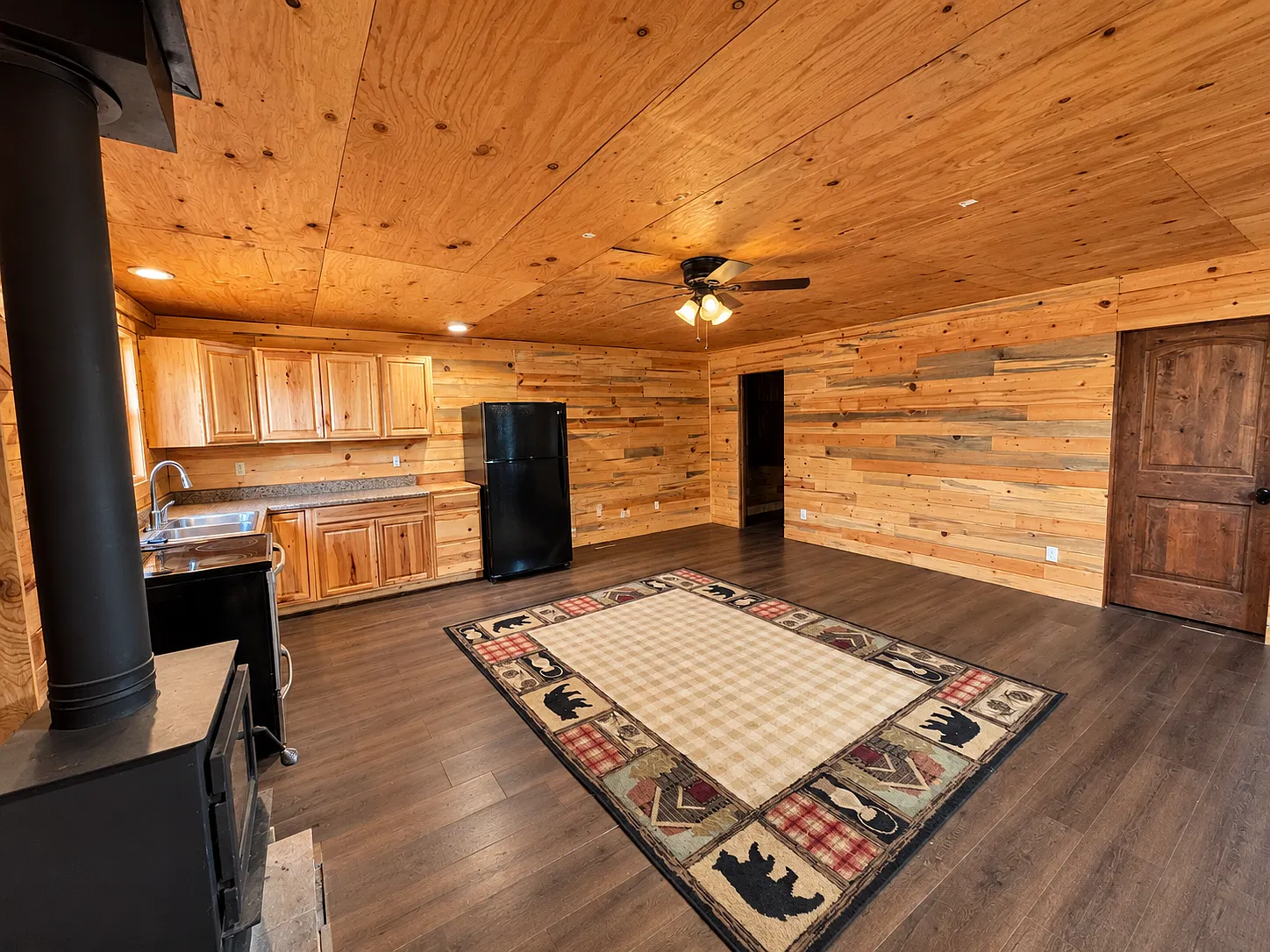 382 Hummingbird Dr — Photo 3