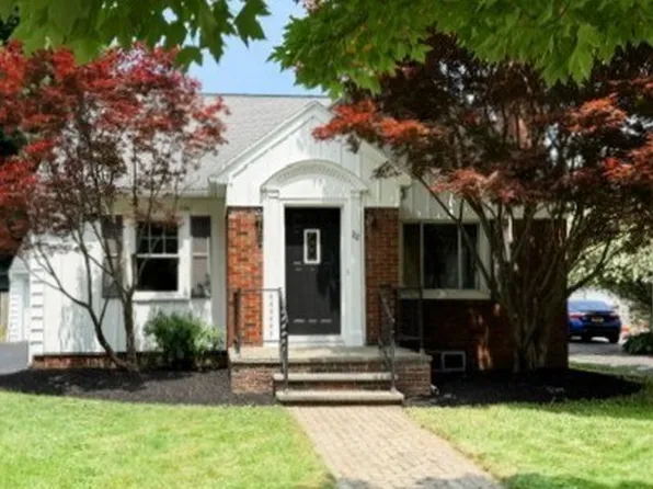 22 Yorkshire Rd, Rochester, NY 14609