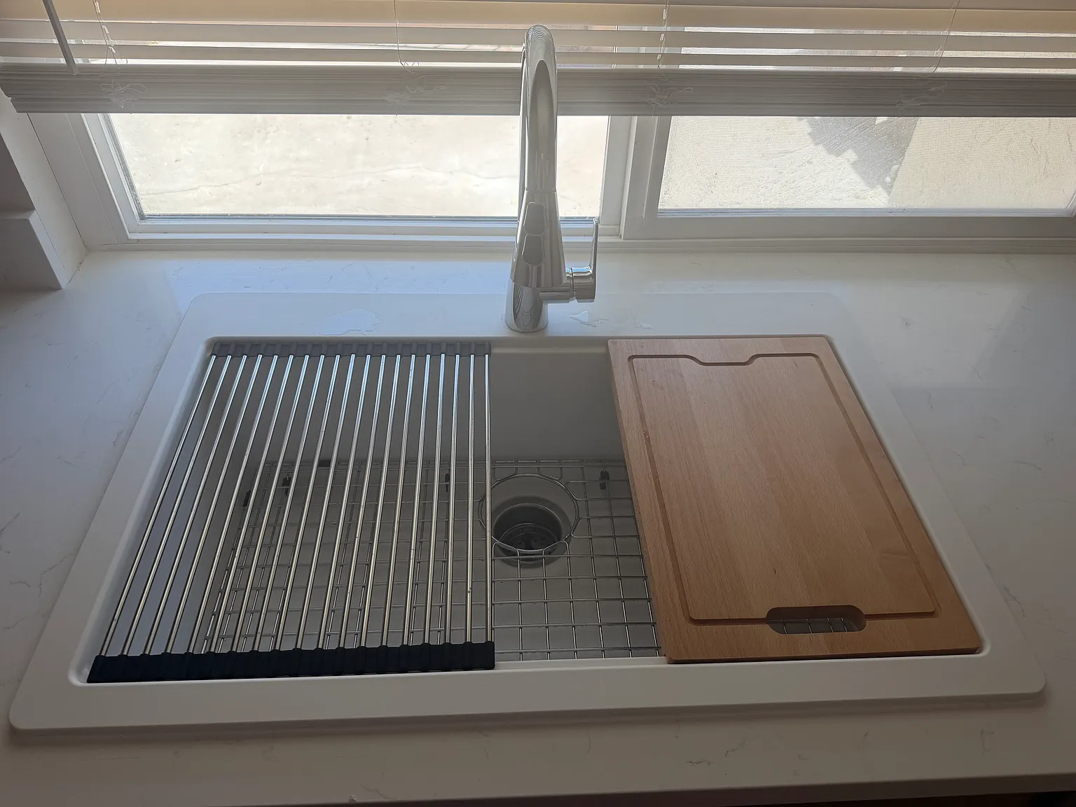 2 bed, 900 sqft, $2,150 — Photo 3