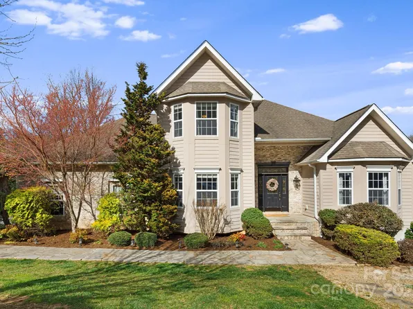 969 Rickel Dr, Hendersonville, NC 28739