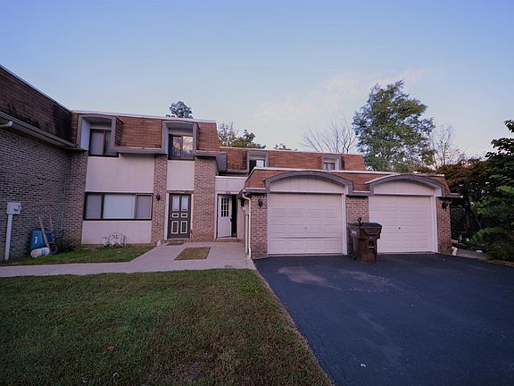 2nd image of 4666 Aston Dr