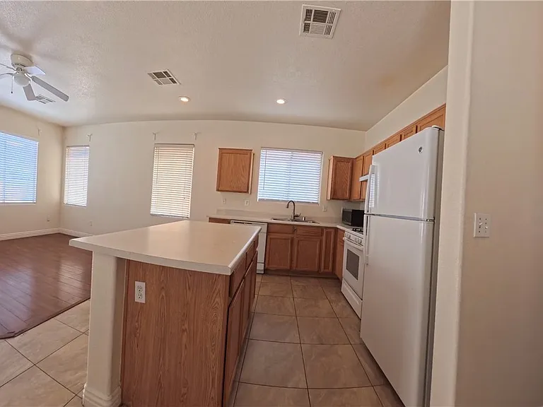 7776 Littondale St — Photo 18