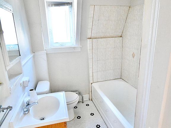 4th image of 5231 Laurens St #3