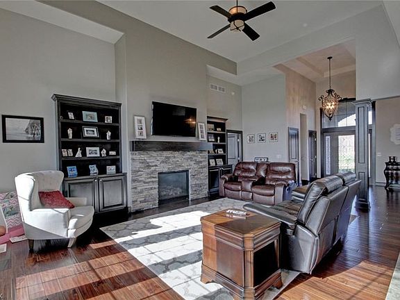 3rd image of 9871 Abbington Dr