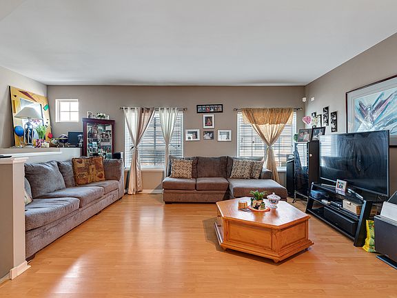 3rd image of 287 Monarch Dr Unit C