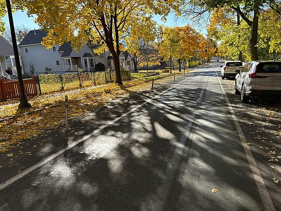 5th image of 2616 Fremont Ave N