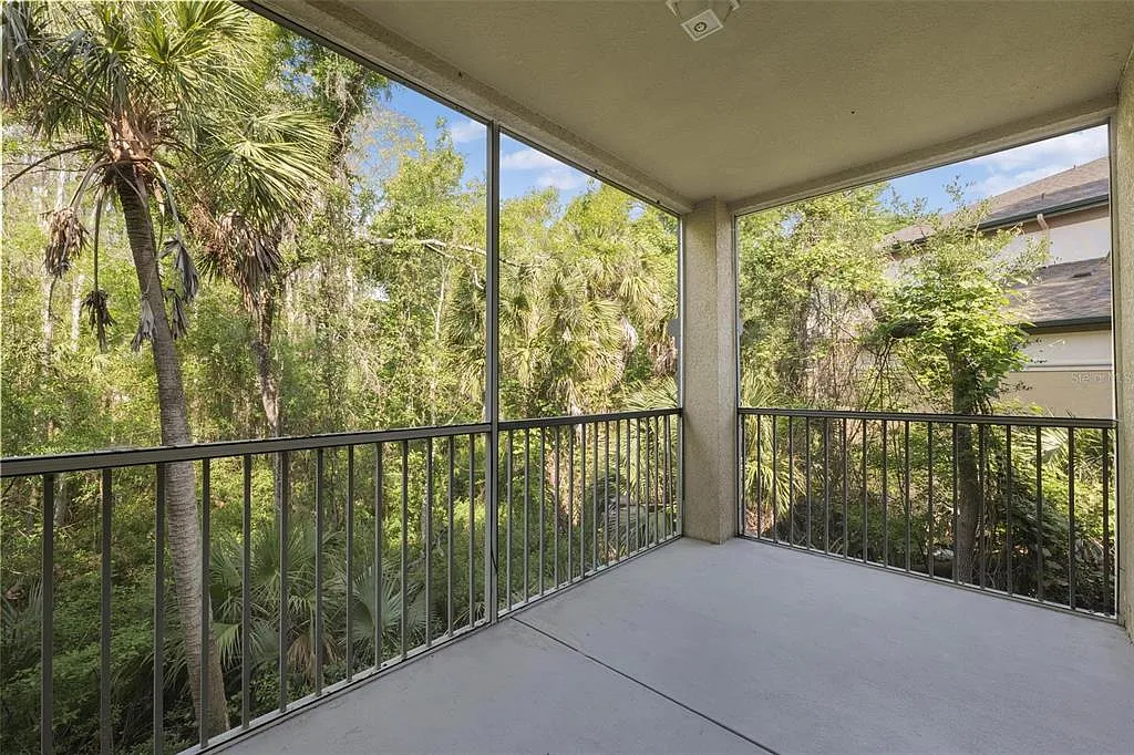 2 bed, 2.0 bath, 1032 sqft, $1,650 — Photo 2