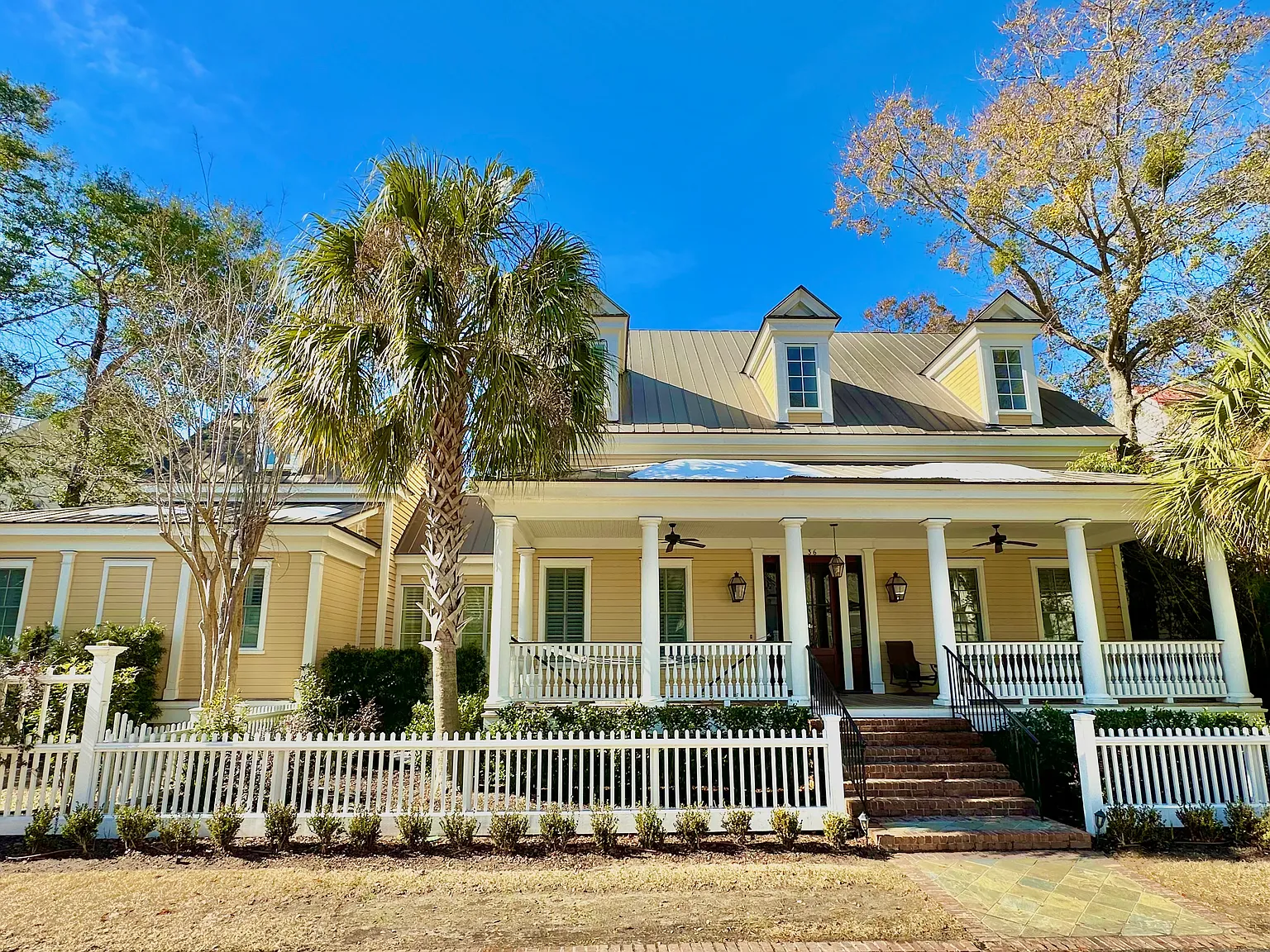 5 bed, 4.5 bath, 3709 sqft, $8,500 — Photo 2