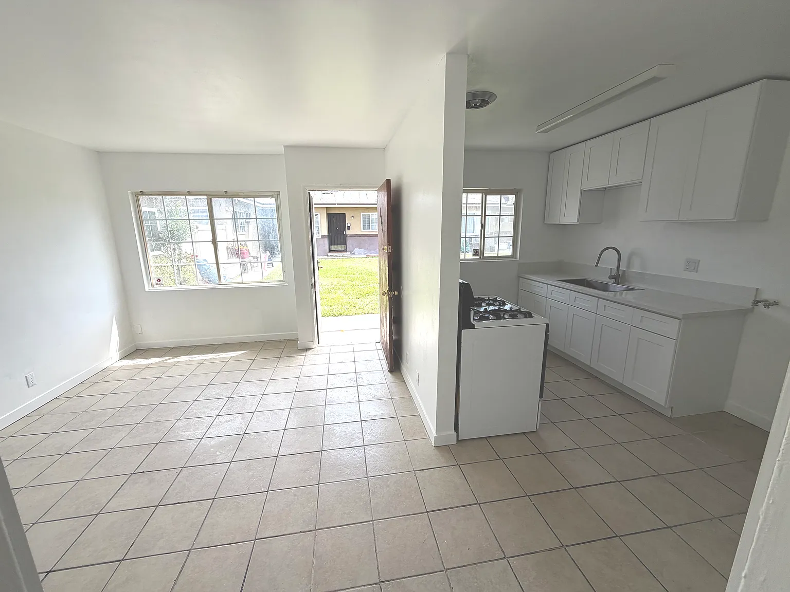 1 bed, 750 sqft, $1,800 — Photo 4