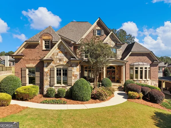 2051 Skybrooke Ct, Hoschton, GA 30548