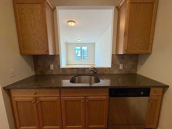 4th image of 100 Park Ave APT 202