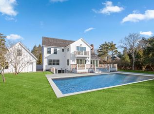 80 Harvest Ln, Southampton, NY 11968