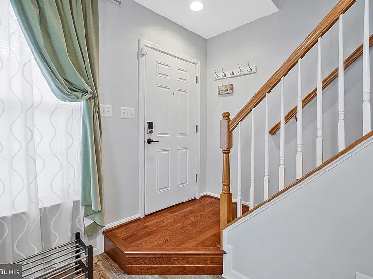 122 Lloyd St #211 — Photo 9