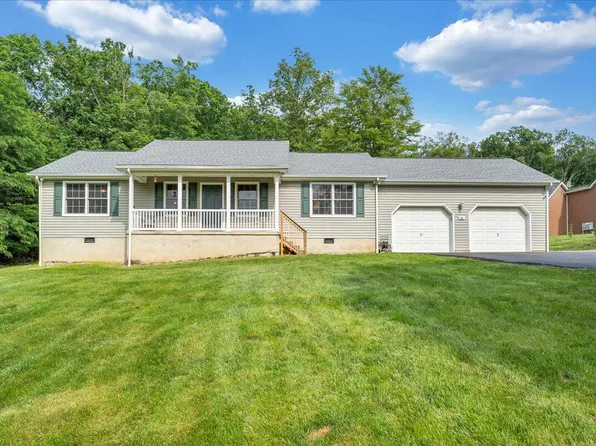 30 Highland Lake Rd, Union Hall, VA 24176