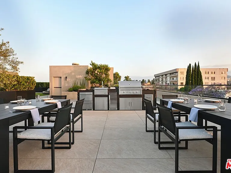 333 N Palm Dr #202 — Photo 13
