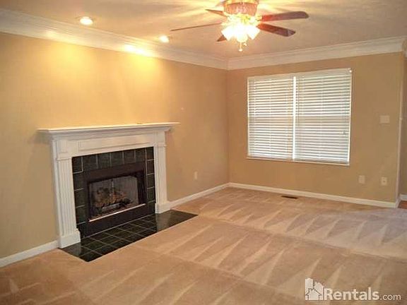 3rd image of 7031 Yellow Oak Ln