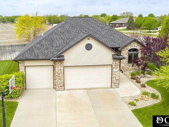 4th image of 1125 Applewood Dr