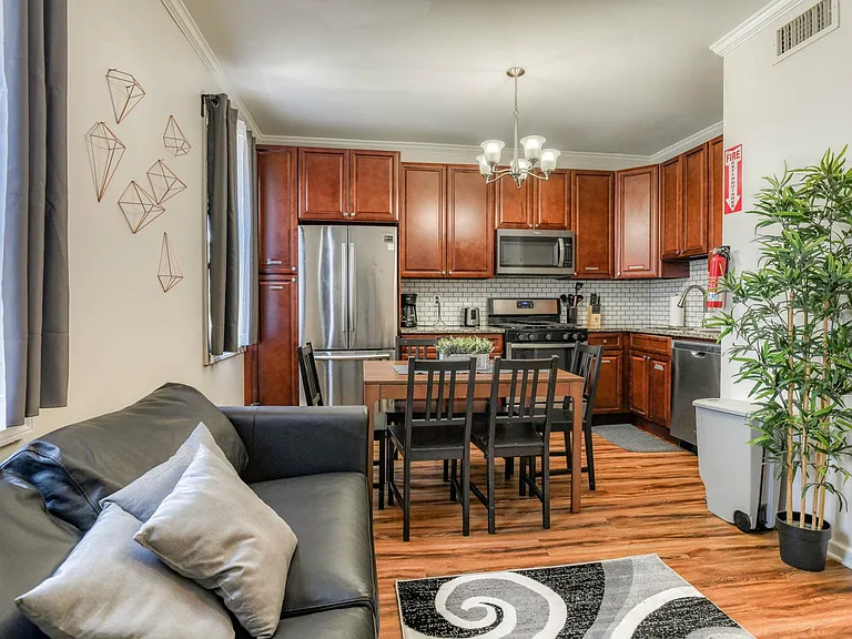 34 Gray St #2 — Photo 1